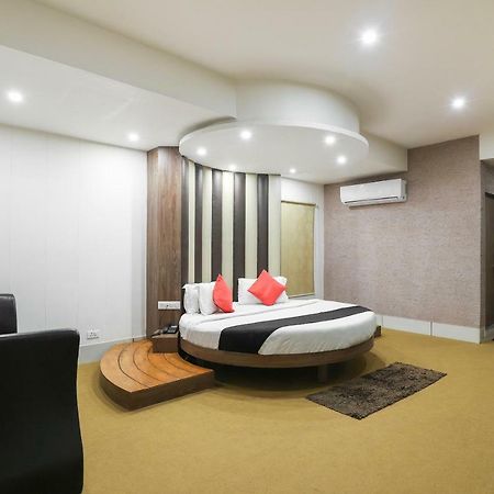 Apple Residency Hotel Patan  Luaran gambar