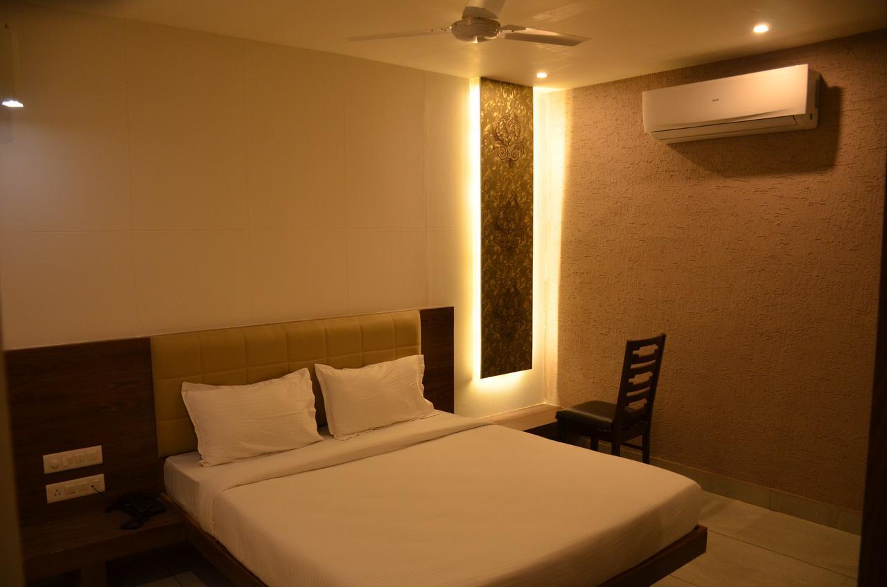 Apple Residency Hotel Patan  Luaran gambar