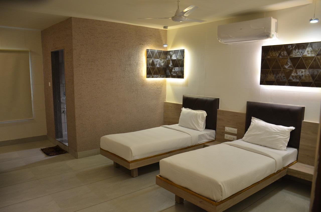 Apple Residency Hotel Patan  Luaran gambar