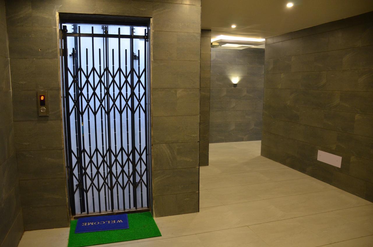 Apple Residency Hotel Patan  Luaran gambar
