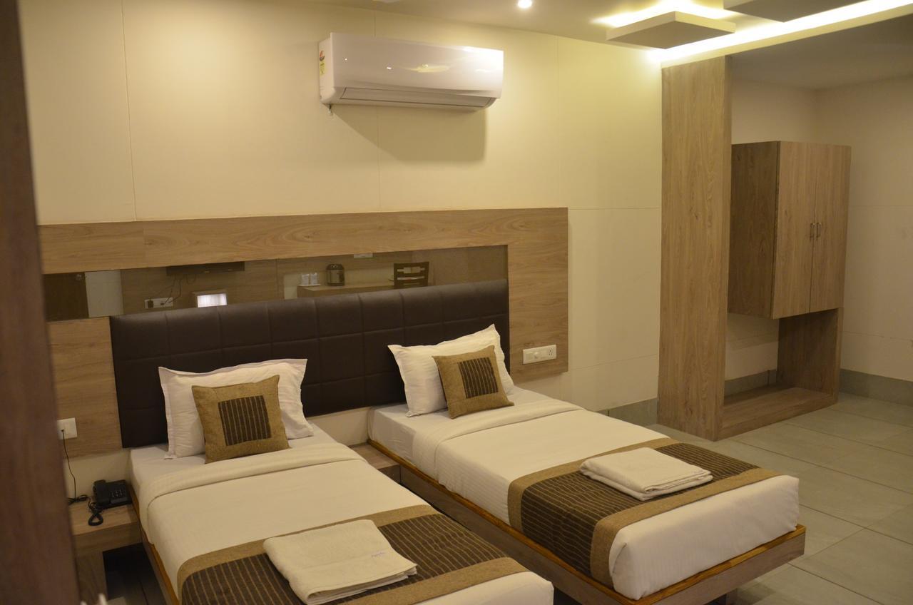 Apple Residency Hotel Patan  Luaran gambar