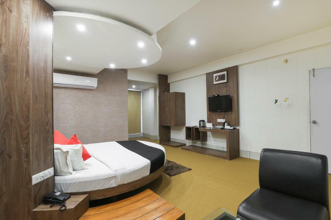 Apple Residency Hotel Patan  Luaran gambar