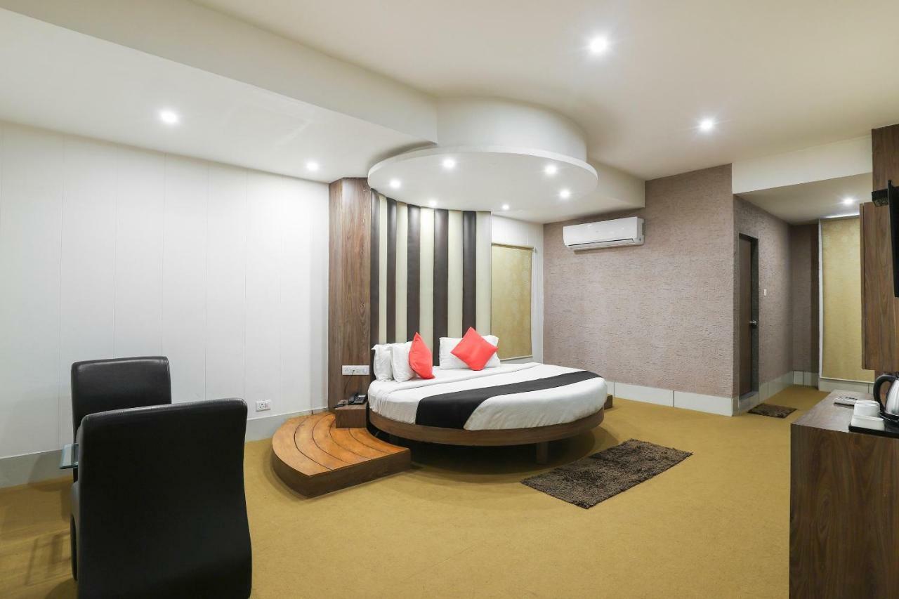 Apple Residency Hotel Patan  Luaran gambar