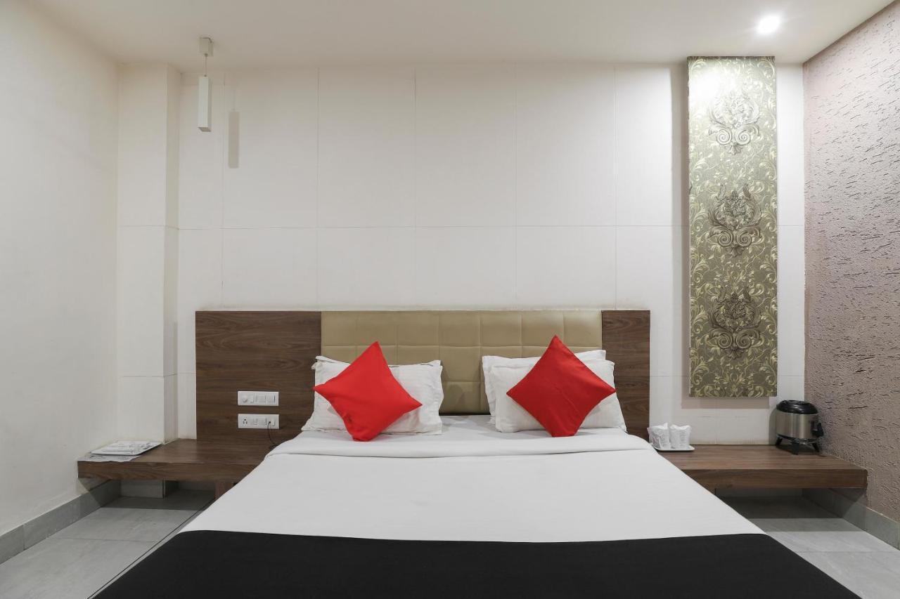 Apple Residency Hotel Patan  Luaran gambar